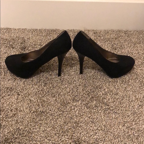 black heels - Picture 2 of 5